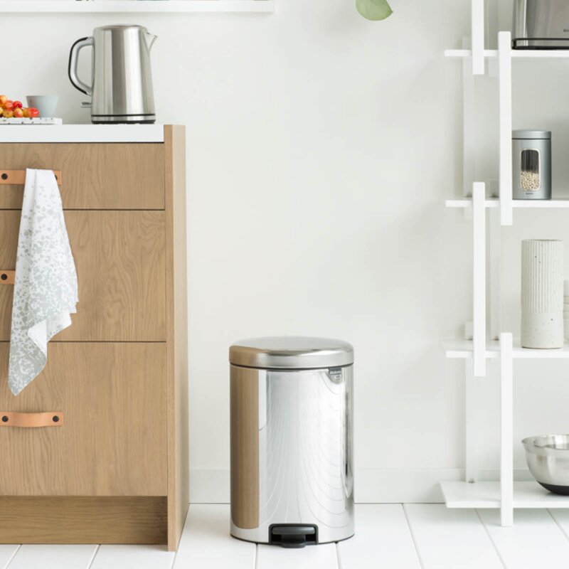 Brabantia NewIcon pedalbøtte 20L blankt stål