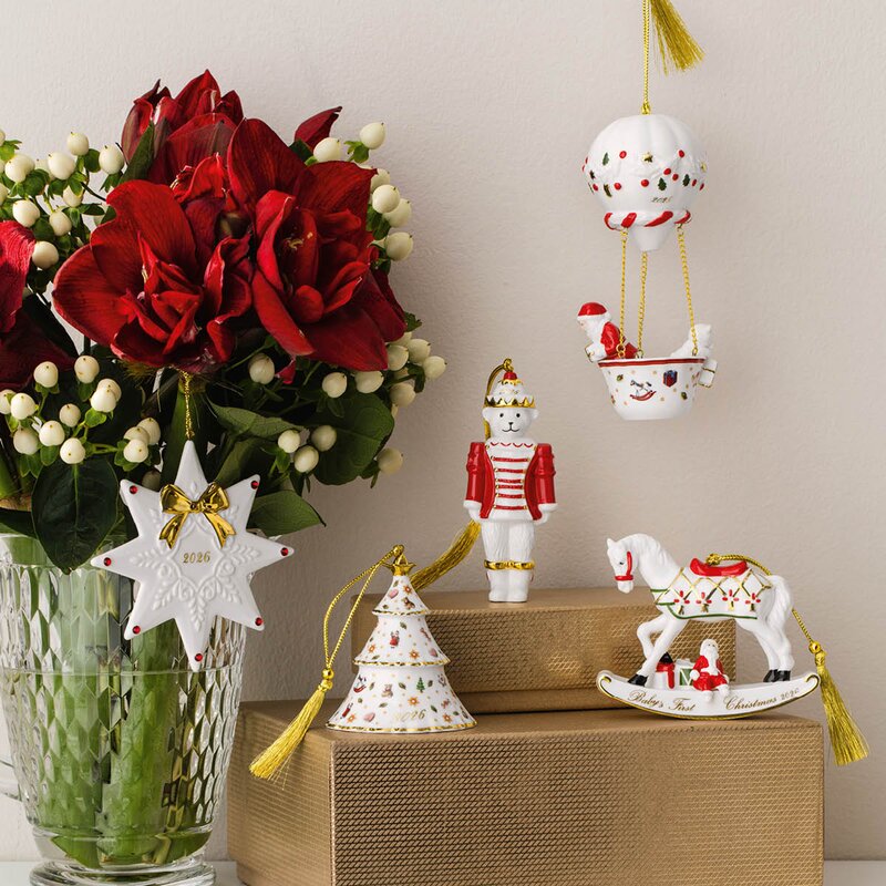 Villeroy & Boch Christmas Classic ornament juletre med 2026 logo