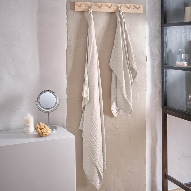 The Organic Company FINE gavepakke med badehåndkle og håndhåndkle stone