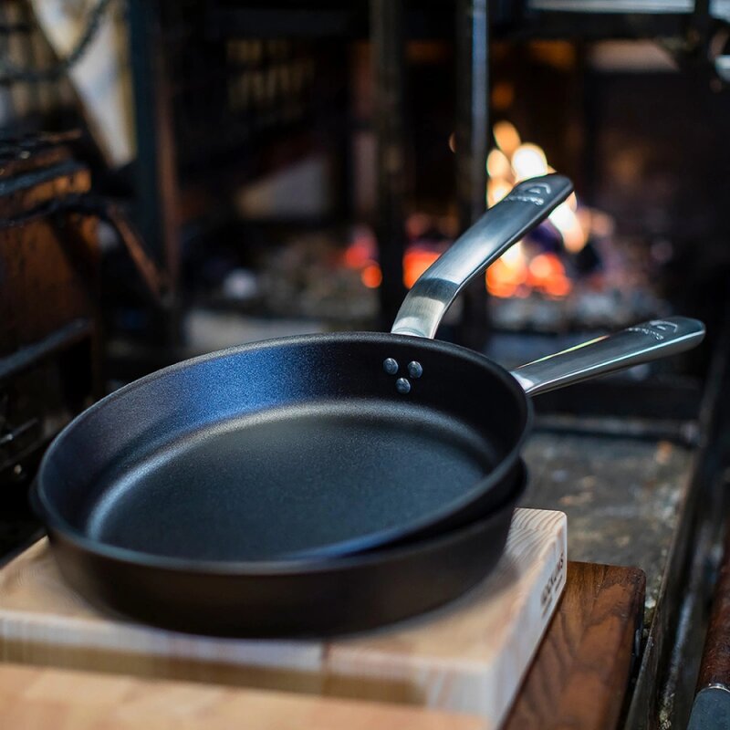 Kockums Jernverk Stekepanne med ergonomisk håndtak 30 cm karbonstål