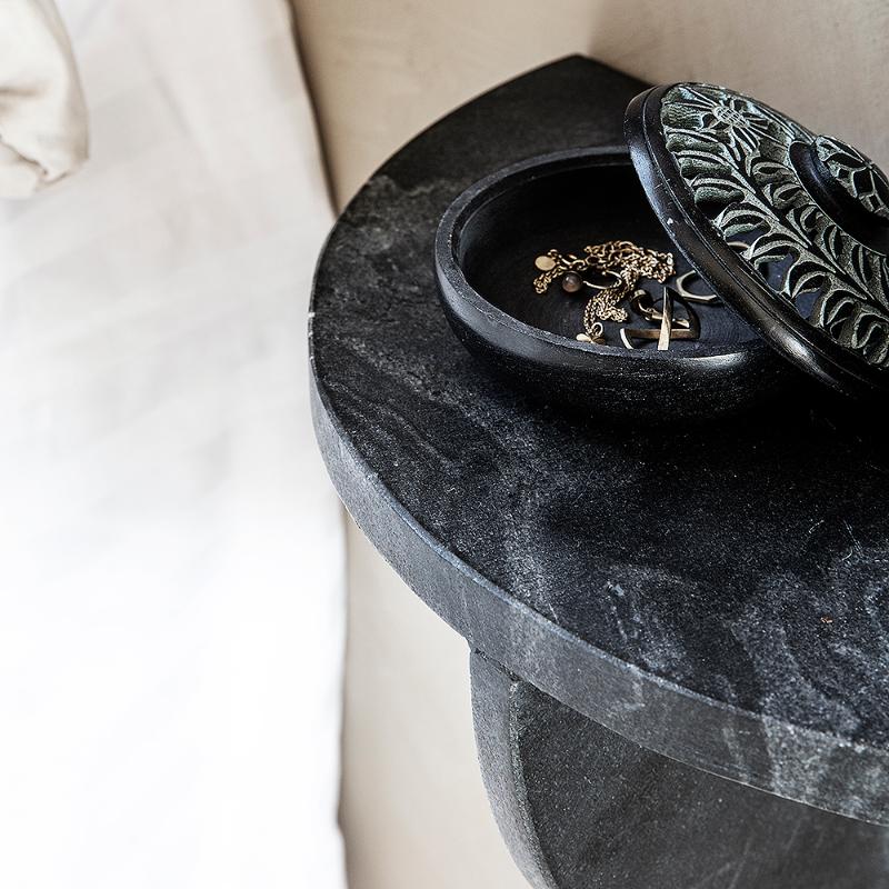 House Doctor Vegghylle Mega i marmor 18x36x18 cm svart