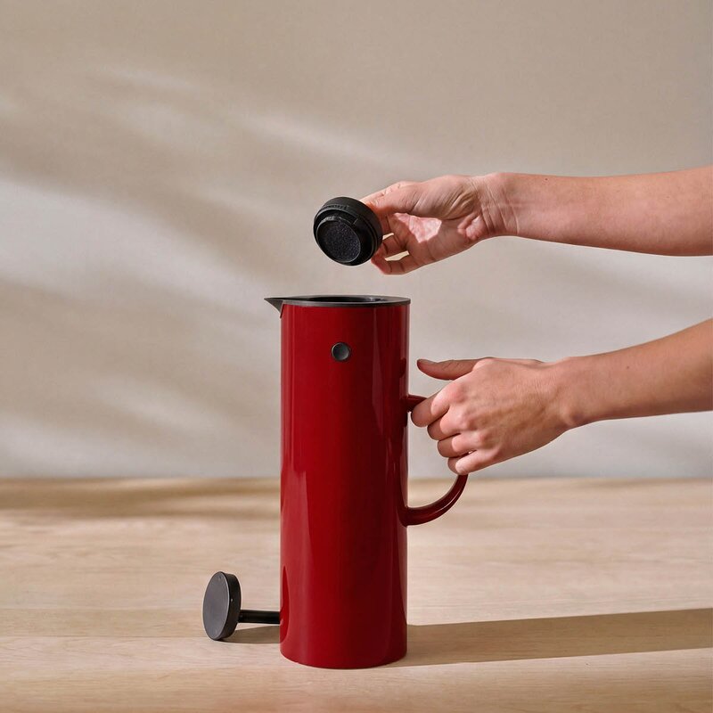 Stelton EM77 termokanne 1L cherry red