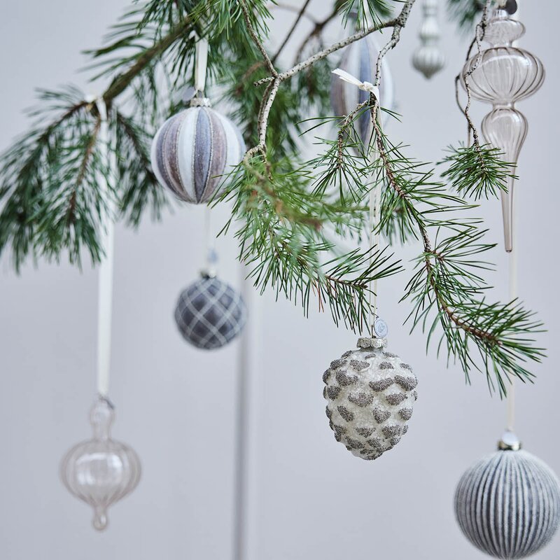 Lene Bjerre Nomillia juledekorasjon 8 cm stripet benhvit/turkis