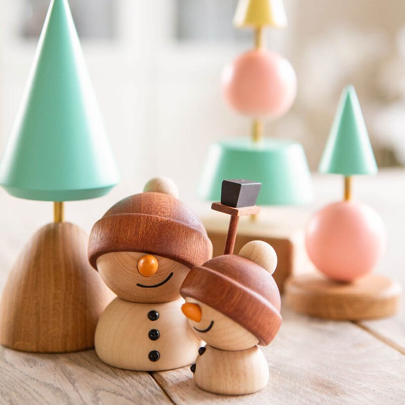 FableWood Flurry snømann trefigur 8 cm sapele/lønn