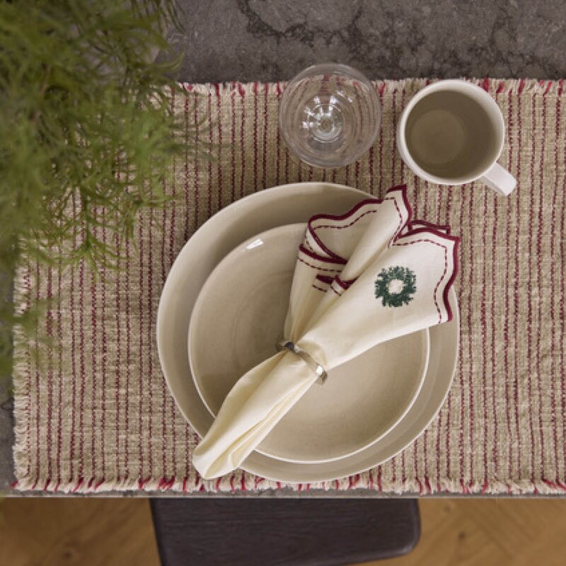 Holmen Elina serviett 45x45 cm hvit m/broderi