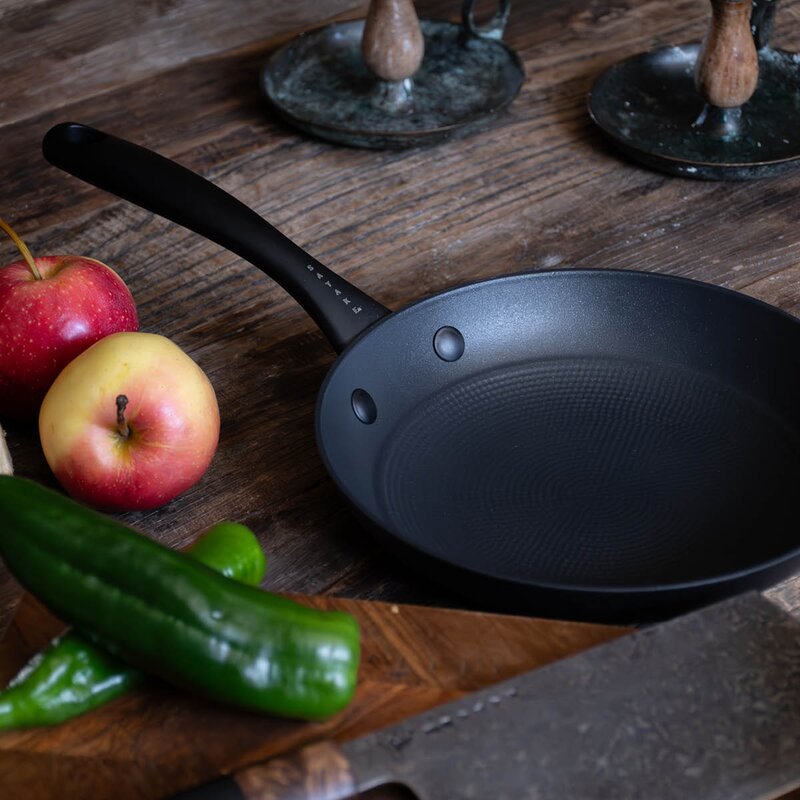 Satake Stekepannesett 20+28 cm med honeycomb og keramisk belegg