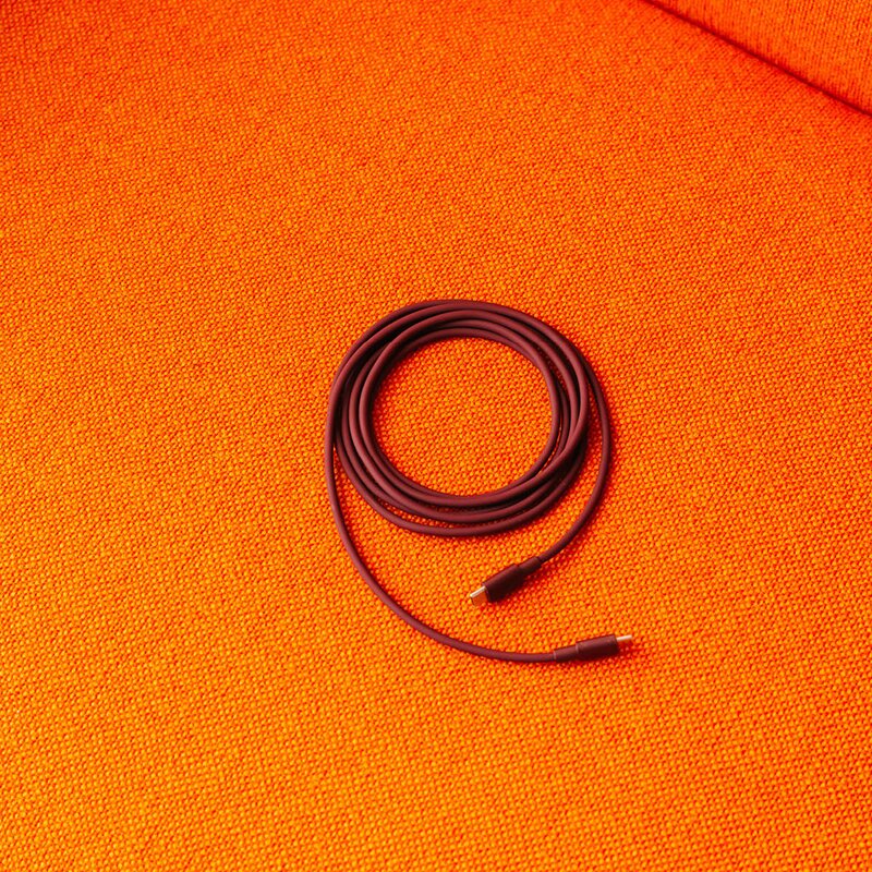 Avolt Cable 1 Bauhaus Archiv USB-C til USB-C kabel 2 m Mulberry Red