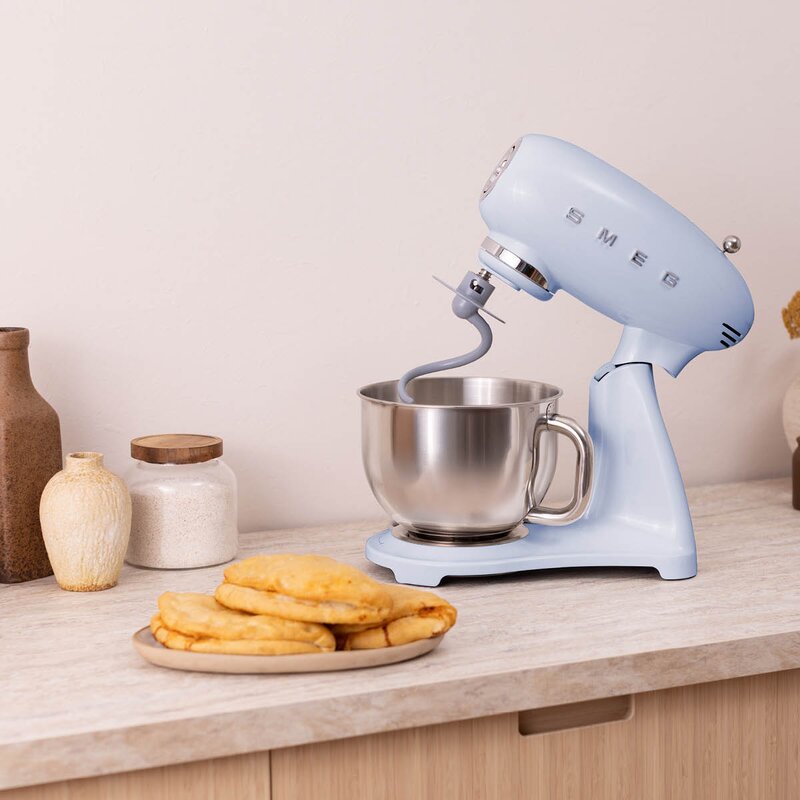 SMEG Kjøkkenmaskin SMF05 4,8L pastellblå