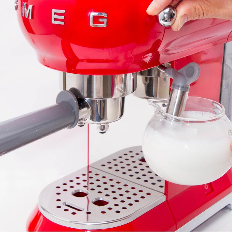 SMEG Espressomaskin ECF01 15 bar rød