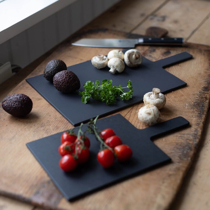 Dorre Selda serverings- og skjærebrett i furu 45 cm grå