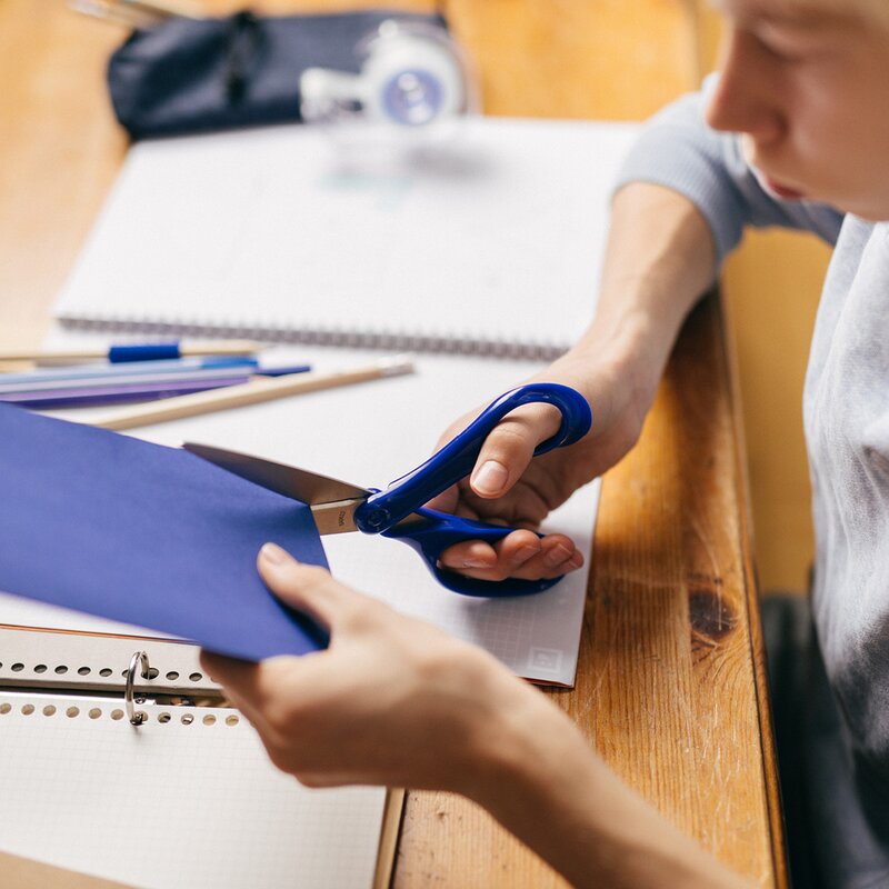 Fiskars Studentsaks 15+ år 20 cm blå