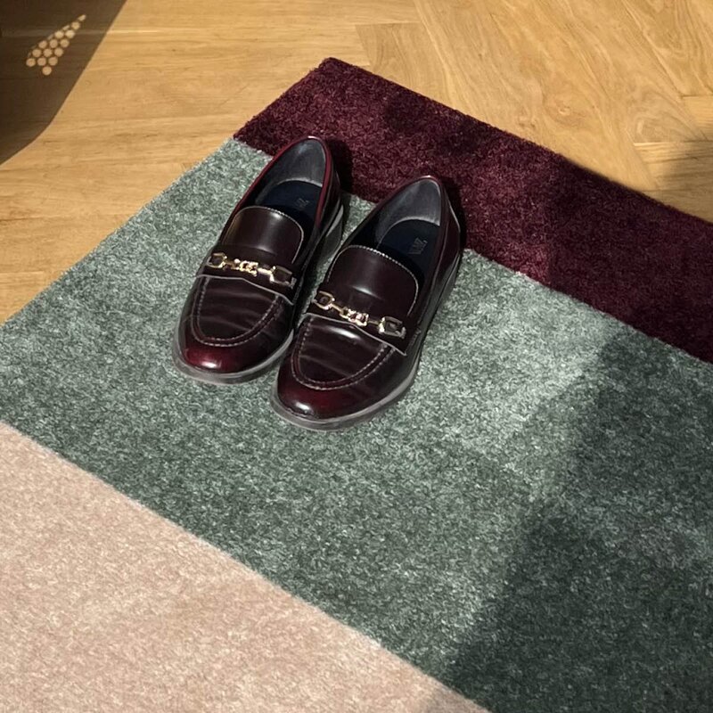 Tica Copenhagen Stripes horisontal gulvmatte 120x67 cm bordeaux/green/ivory