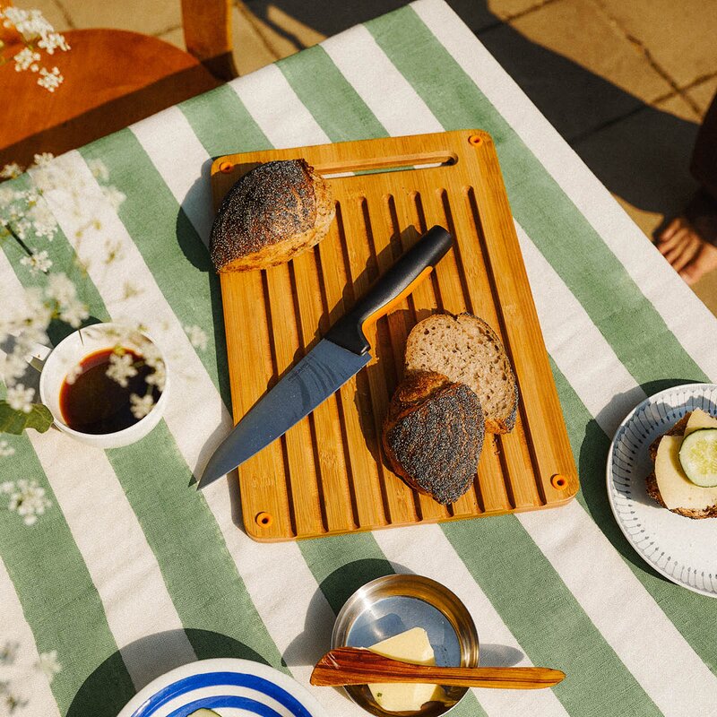 Fiskars Functional Form kokkekniv medium 35,5 cm svart/rustfritt stål