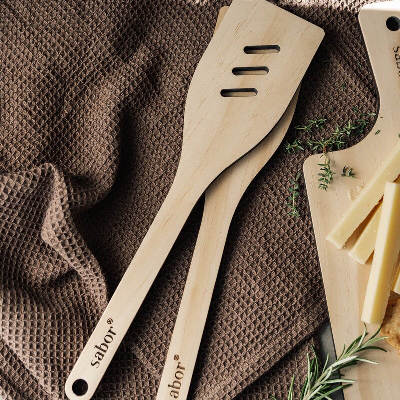 Sabor Trevig stekespade med hull 30 cm accoya