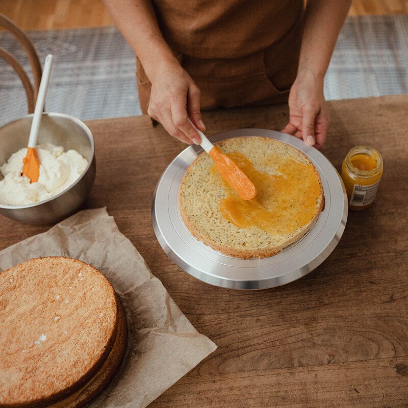 Fiskars Functional Form liten slikkepott og smørkniv hvit/oransje