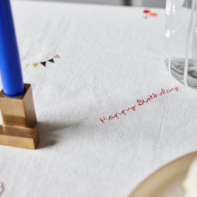 OYOY Birthday bordduk 260x140 cm offwhite