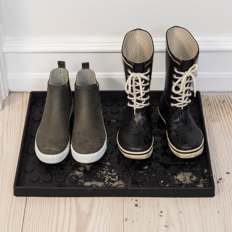 Tica Copenhagen Dot sko- og støvelbrett 48x38x3 cm svart