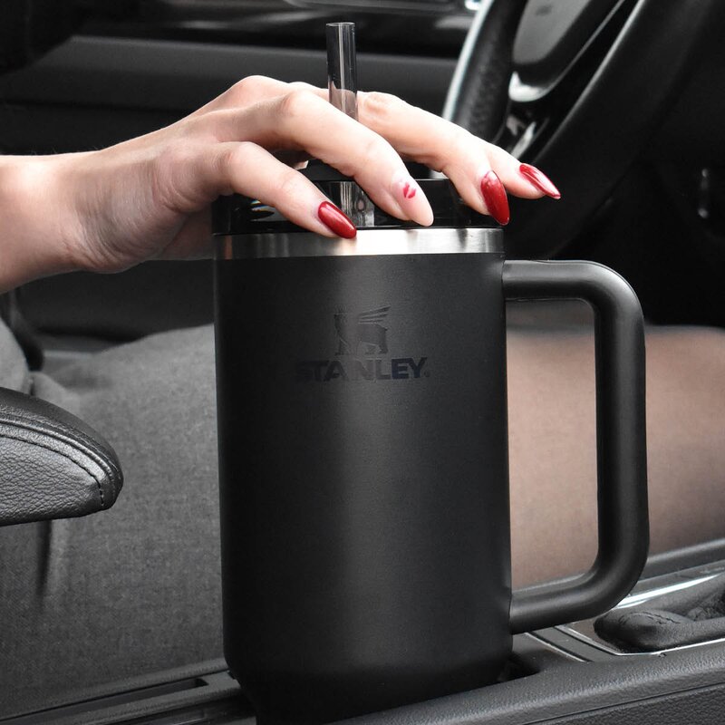 Stanley Quencher H2.0 FlowState tumbler 1,18L svart