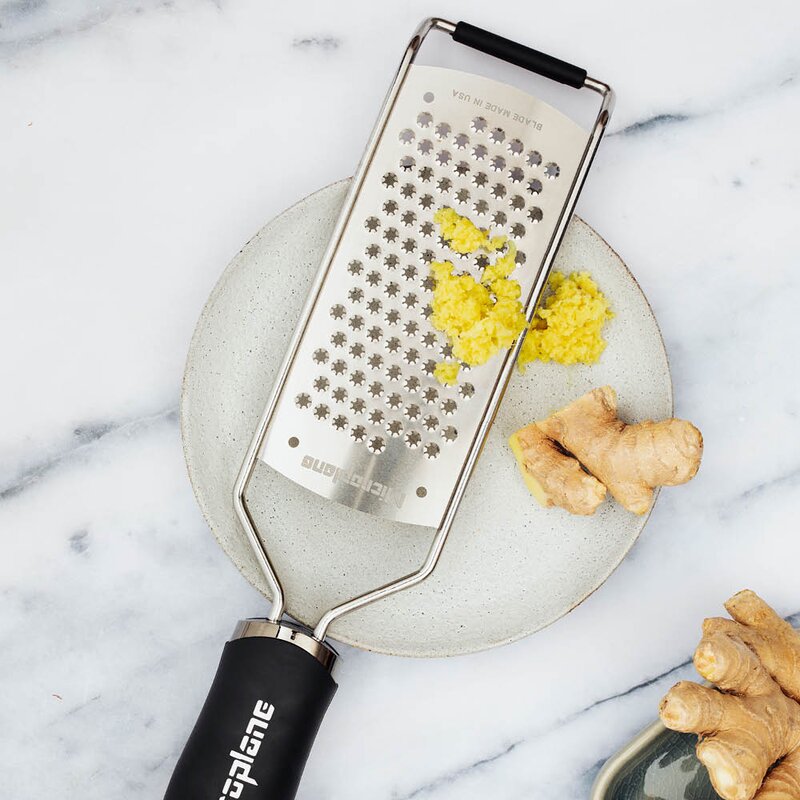 Microplane Gourmet Star Grater rivjern stjerneblad svart