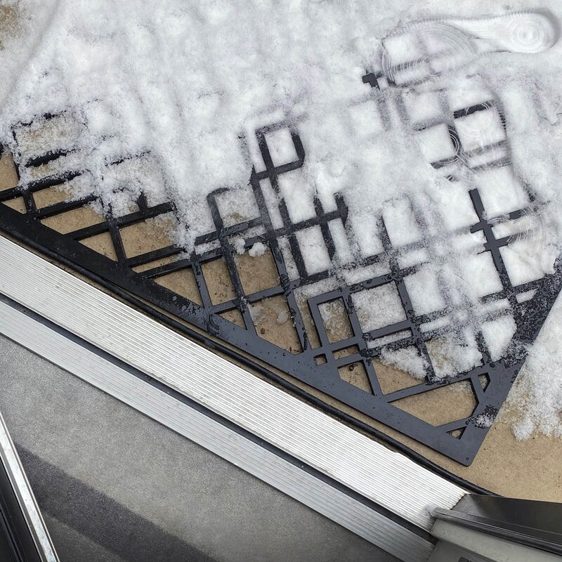 Tica Copenhagen Lines dørmatte gummi 75x45x1 cm svart