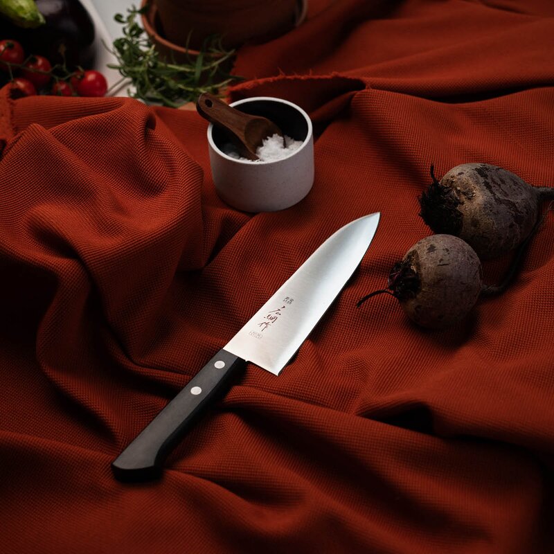 Masahiro MV santokukniv 17,5 cm svart