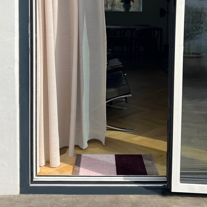 Tica Copenhagen Stripes horisontal gulvmatte 40x60 cm bordeaux/rose/sand