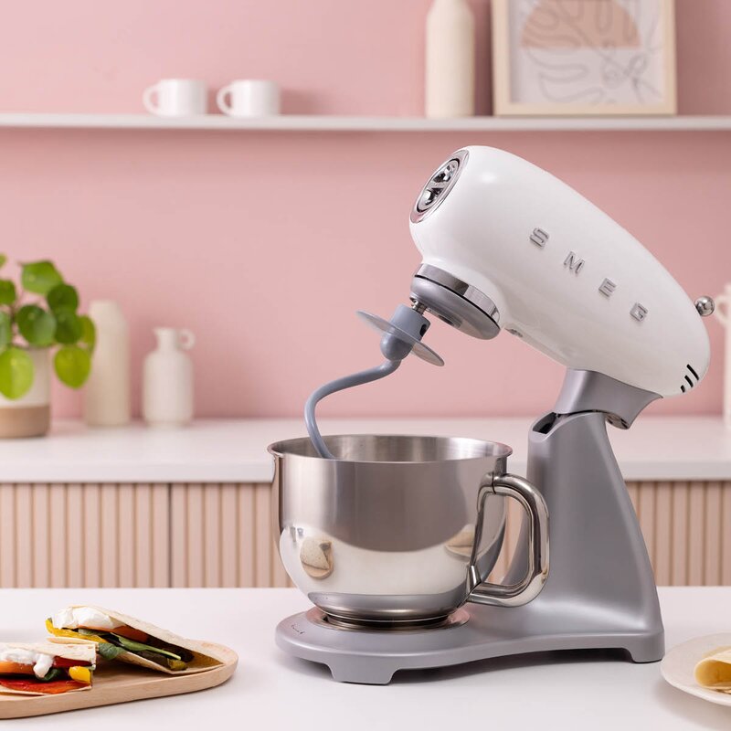 SMEG Kjøkkenmaskin SMF04 4,8L hvit