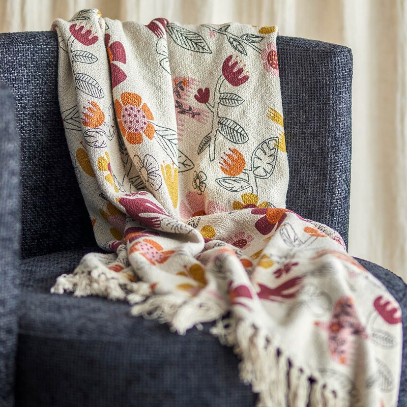 Bloomingville Vivielle pledd 160x130 cm blomster lys