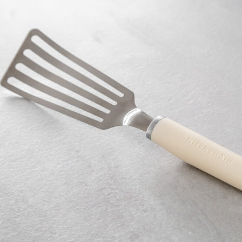 KitchenAid Core stekespade rustfritt stål 32,8 cm almond cream