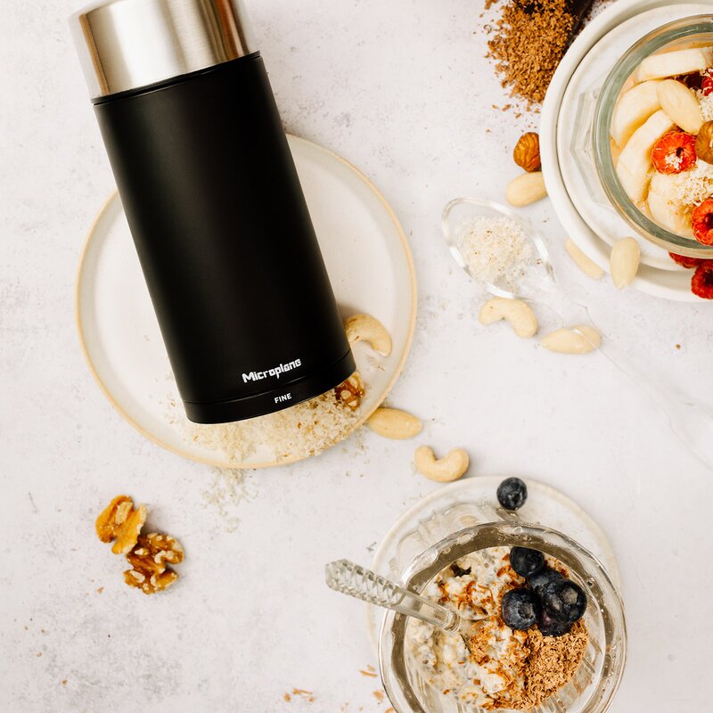 Microplane Universal rivjern med 3 blader svart