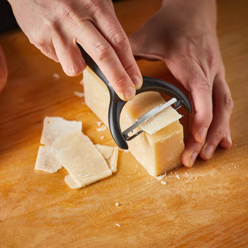 Fiskars Functional Form skreller m/tverrgående blad