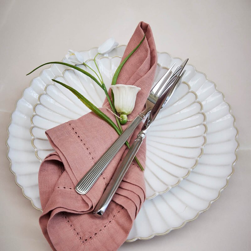 Lene Bjerre Dehlia påskeblomst oppheng keramikk H4,7 cm hvit