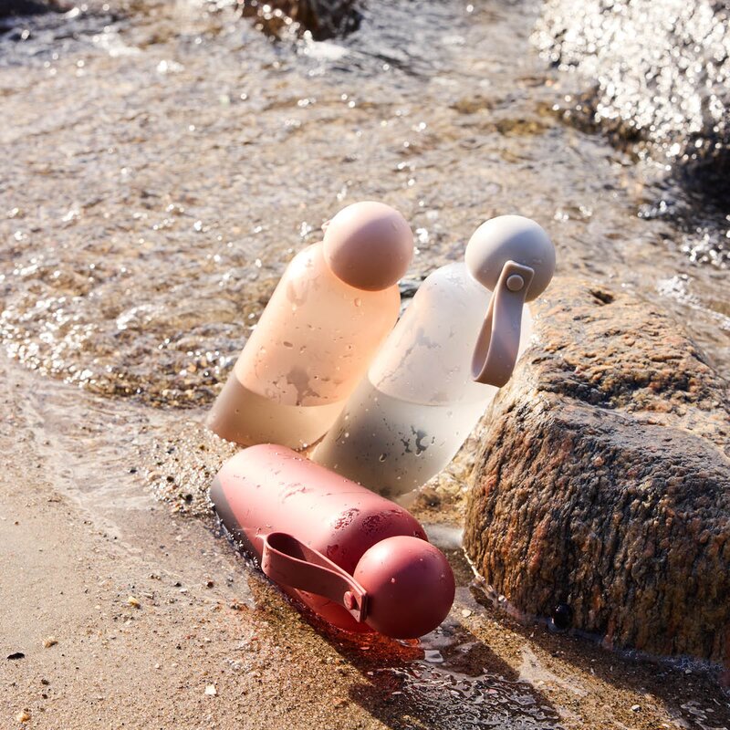 Sagaform Tom vannflaske 65 cl burgunder