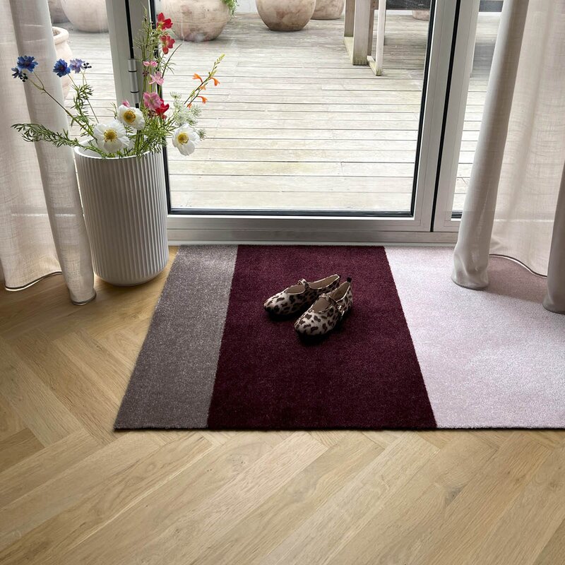 Tica Copenhagen Stripes horisontal gulvmatte 120x67 cm bordeaux/rose/sand