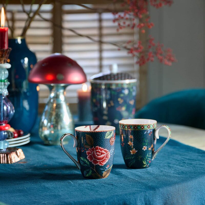 Pip Studio Berry Blues Flowers krus stor 36,5 cl blå