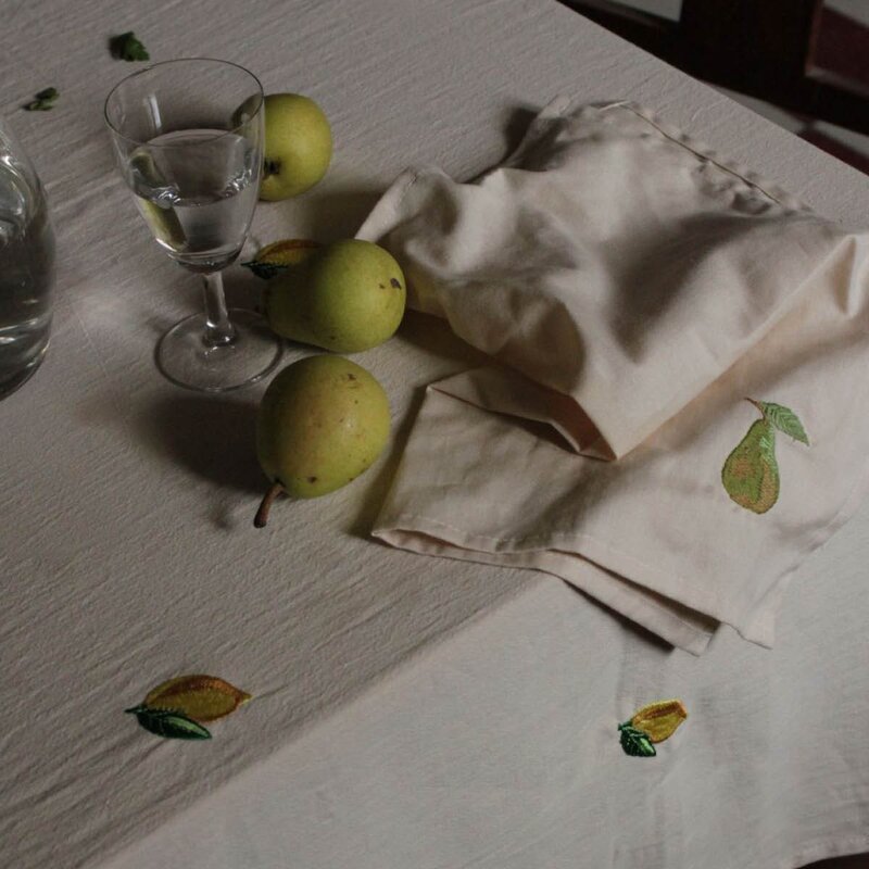 Midnatt Lemon bordduk 180x145 cm beige/gul