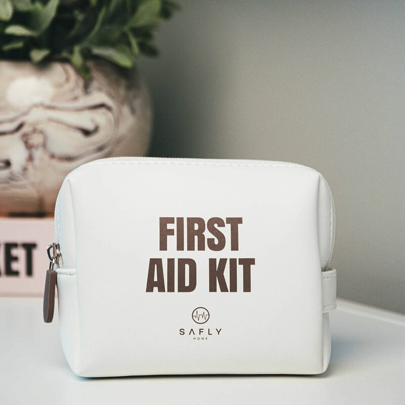 Safly Førstehjelpsskrin To-Go 14x4,5x11 cm kremhvit