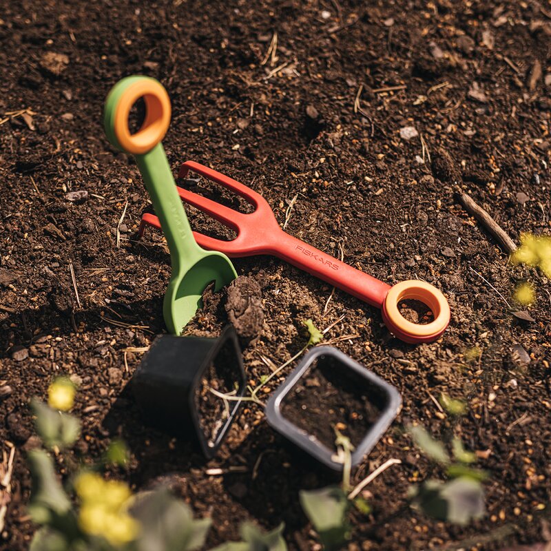 Fiskars MyFirst Fiskars hagesett spade og kultivator til barn rød/grønn