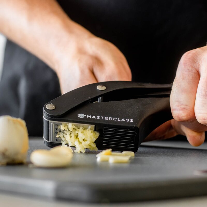 MasterClass Hvitløkspresse og skiver 19 cm svart