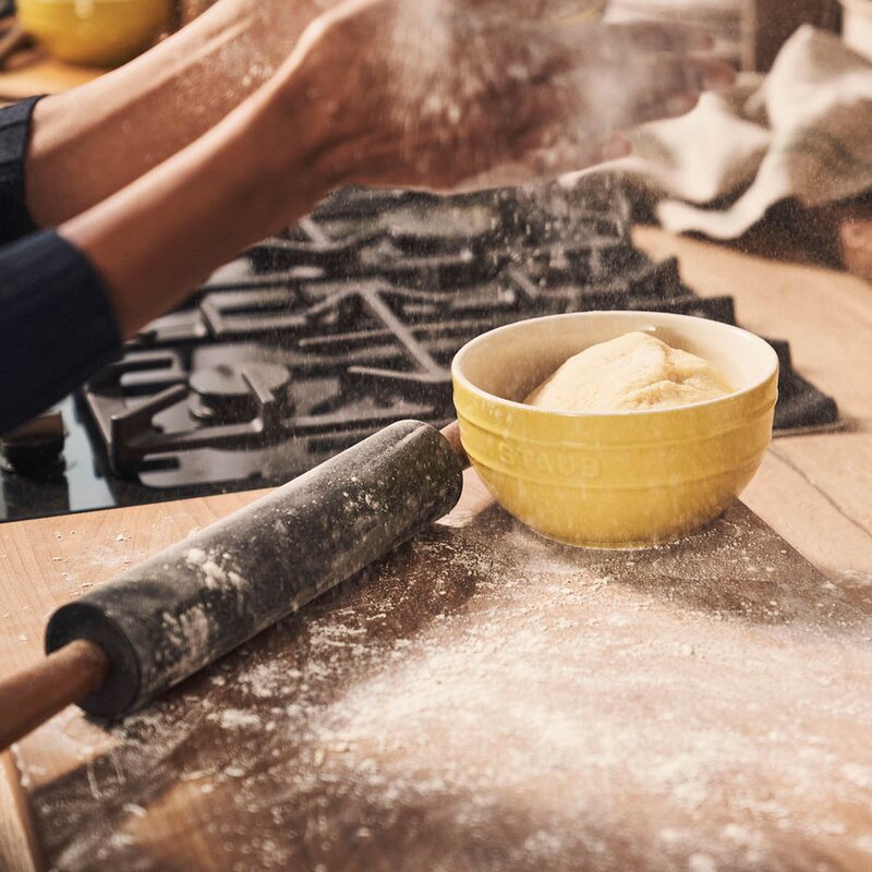 Staub Kjevle i silikon 45x5,4 cm akasietree/svart