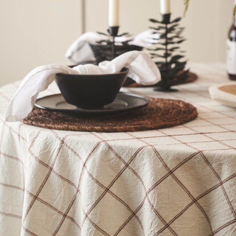 Holmen Tina duk 140x220 cm hvit/brun