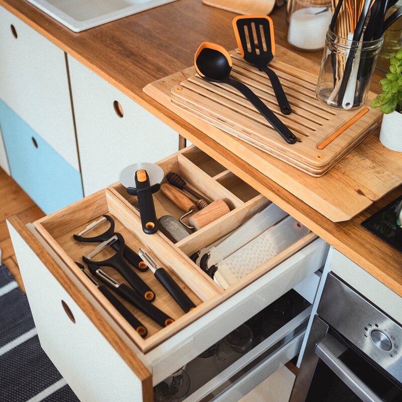 Fiskars Functional Form grønnsaksskreller Y-form 23 cm svart/rustfritt stål