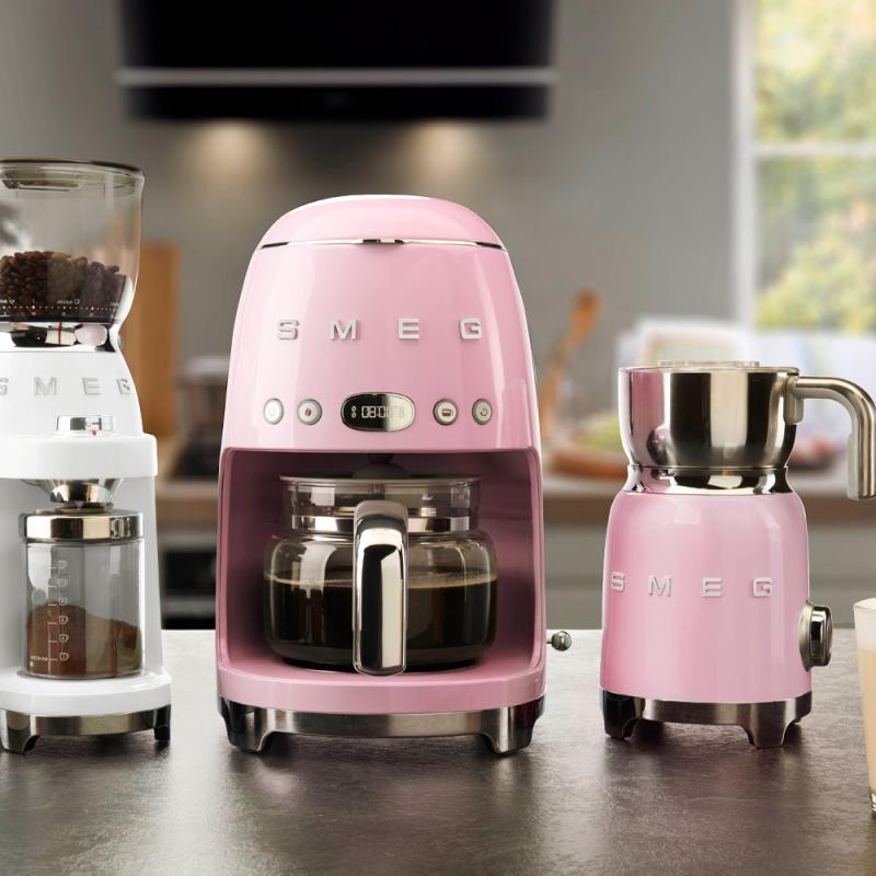 SMEG Melkeskummer MFF11 0,6L pastellrosa