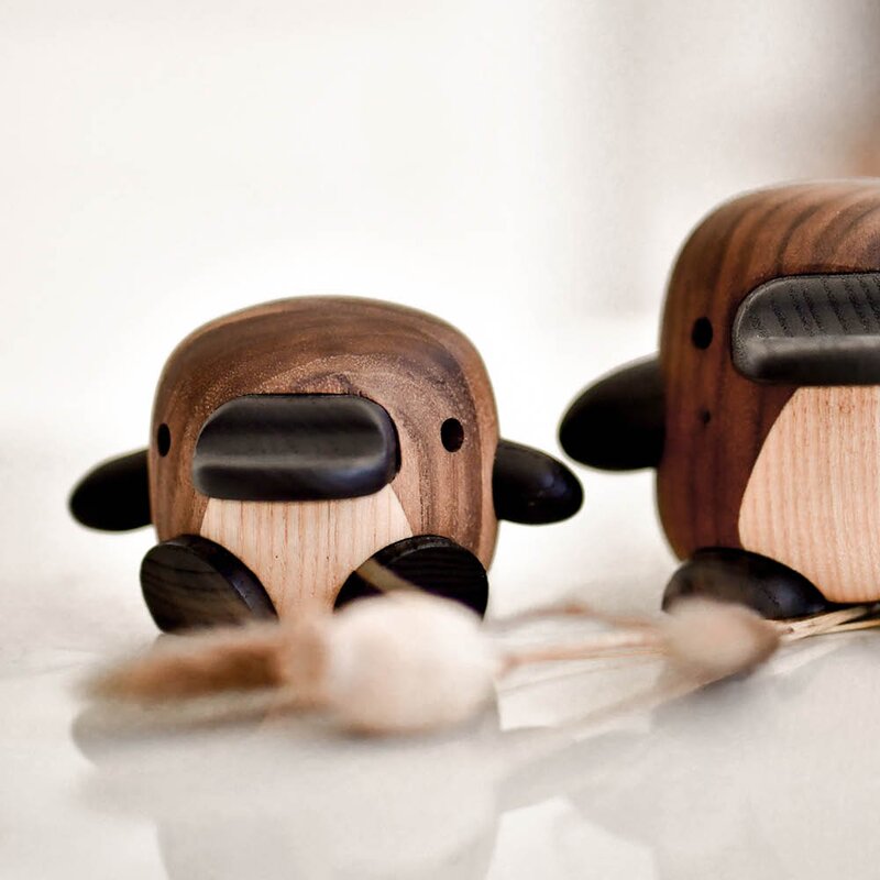 FableWood Mary nebbdyr trefigur 5,5 cm ask/valnøtt