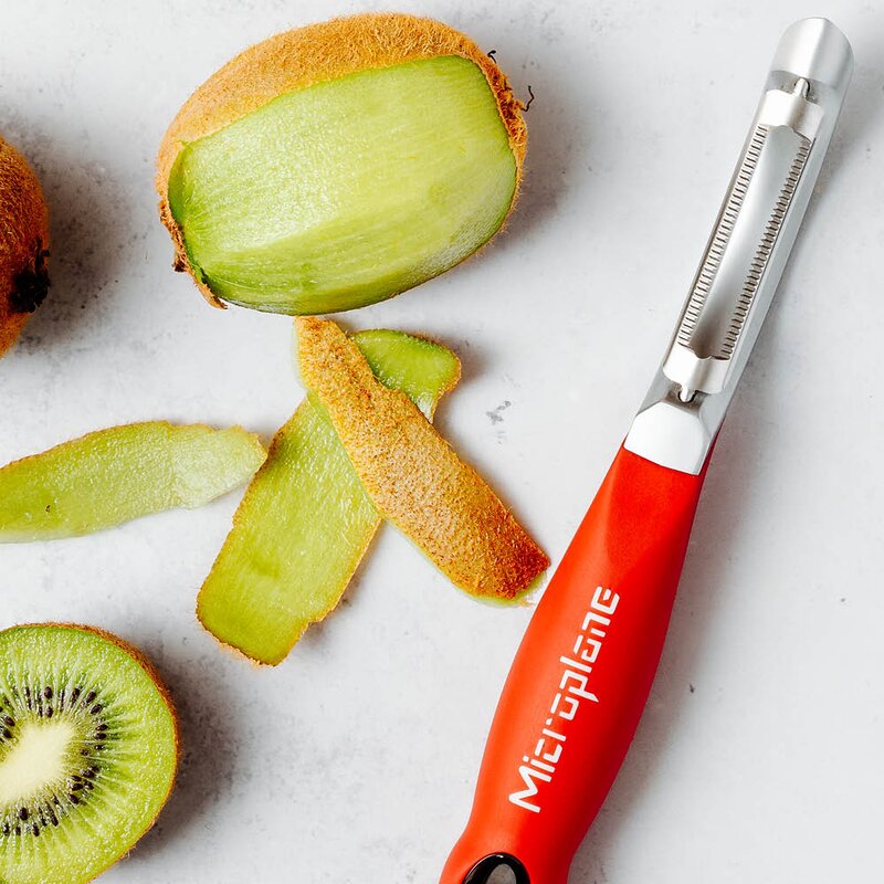 Microplane Professional rett skreller med sagblad rød