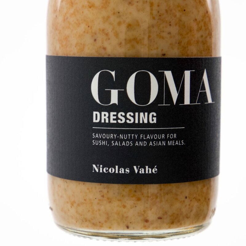 Nicolas Vahé Goma dressing