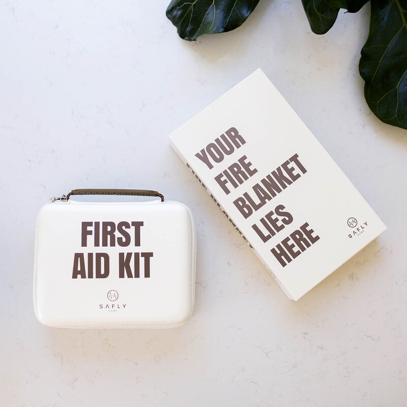 Safly Førstehjelpsskrin medium 15x19 cm kremhvit