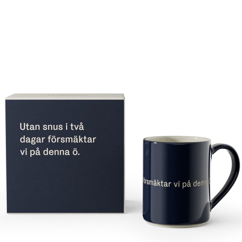 Design House Stockholm Lindgren krus "utan snus" 35 cl mørk blå
