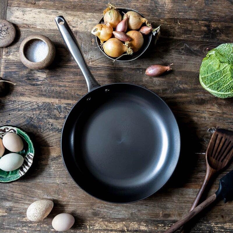Satake Pure Pan støpejernspanne 30 cm