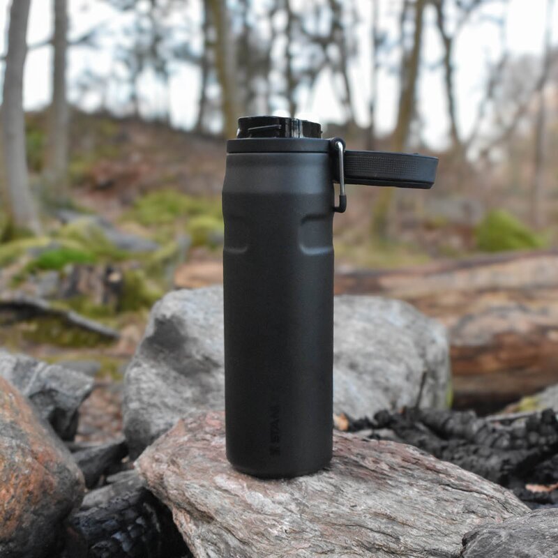 Stanley IceFlow Twist Flip termoflaske 0,7L svart